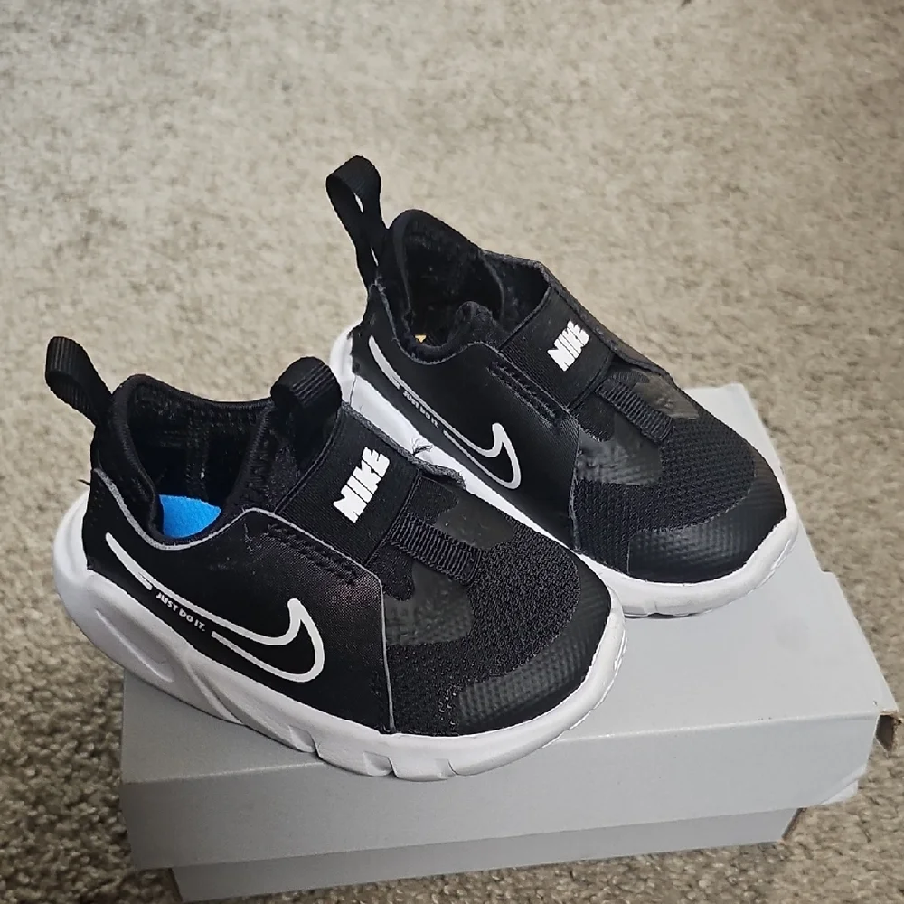 Nike Kids Black and White Slip-On Athletic Sneakers